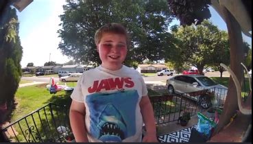 11-year-old Texas boy looking for friends goes viral